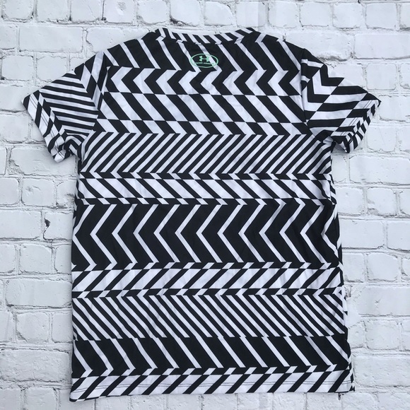 Under Armour Top - Picture 2 of 4